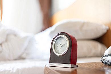 三国杀地位动摇！《影之诗：超凡世界》Steam首日差评如潮